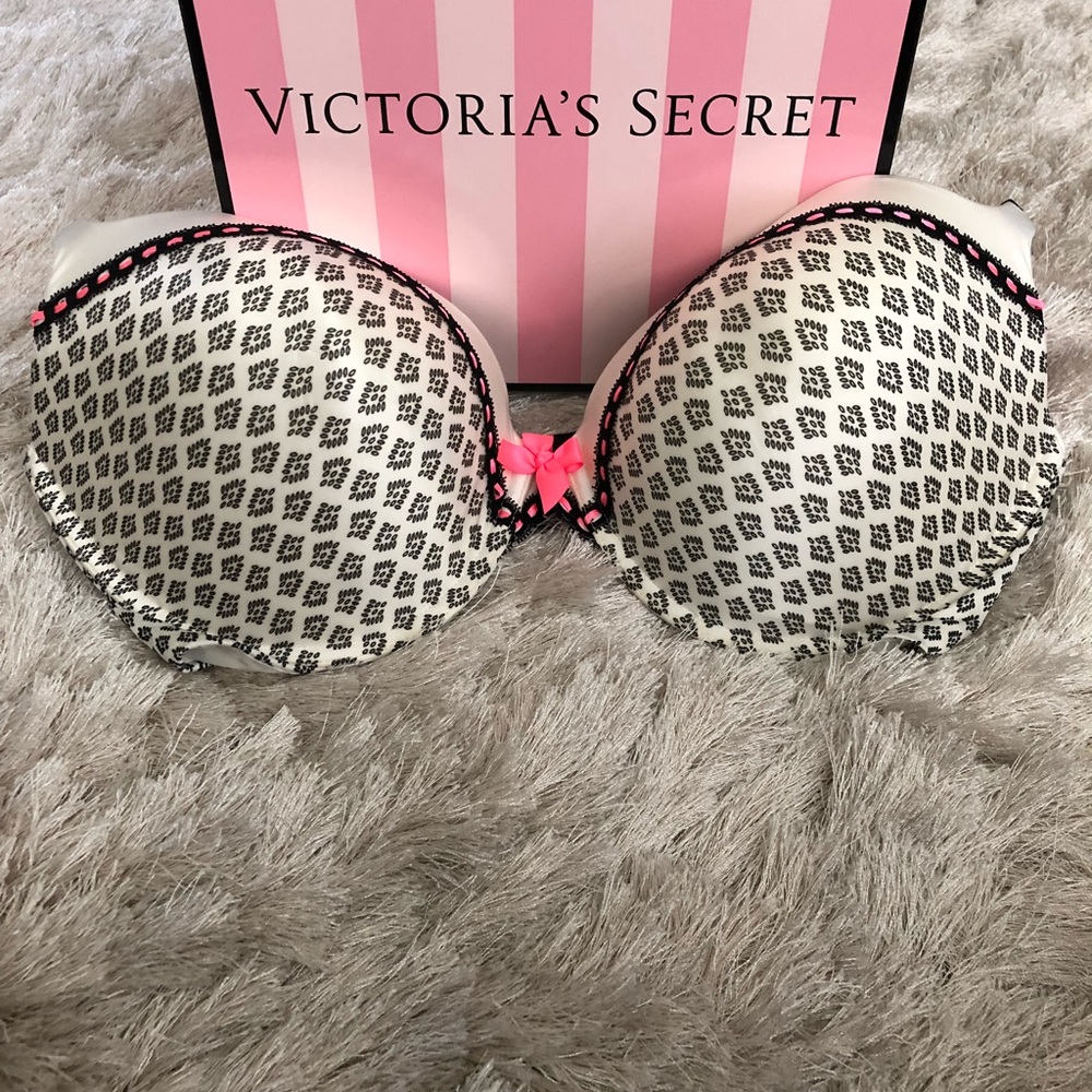 Victoria’s Secret bra 38DD
